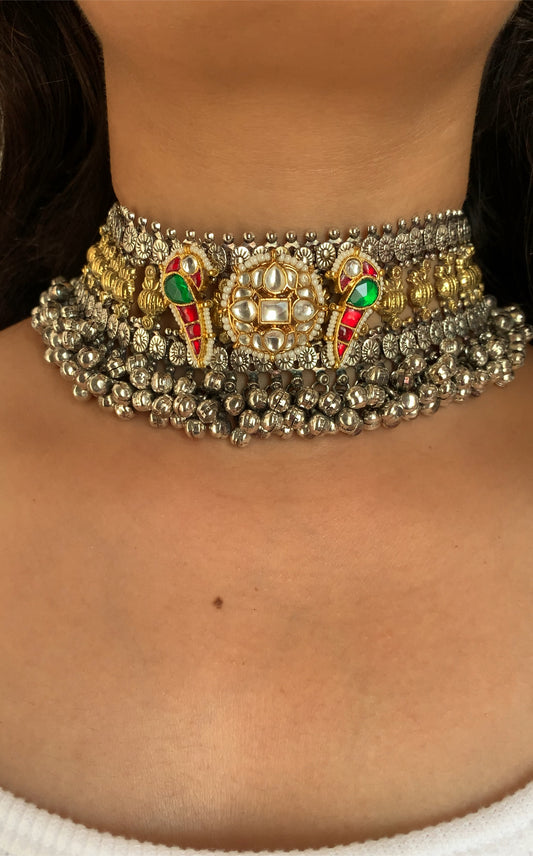 Maahee choker set
