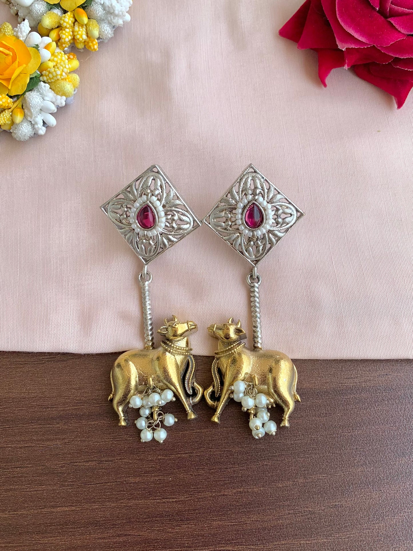 Nandi earring