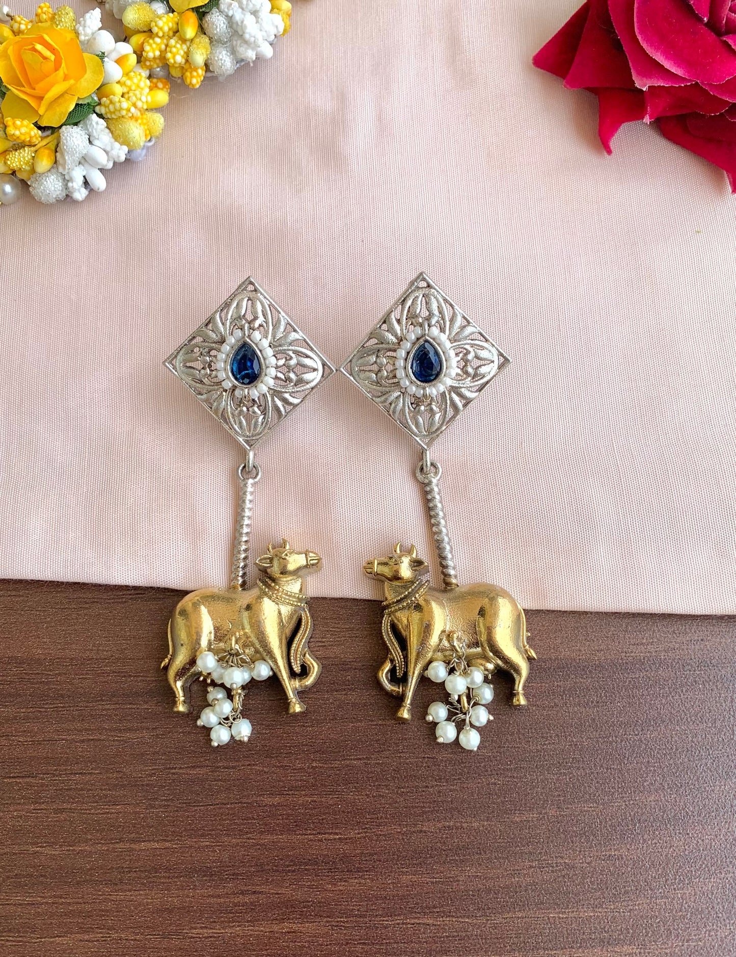 Nandi earring