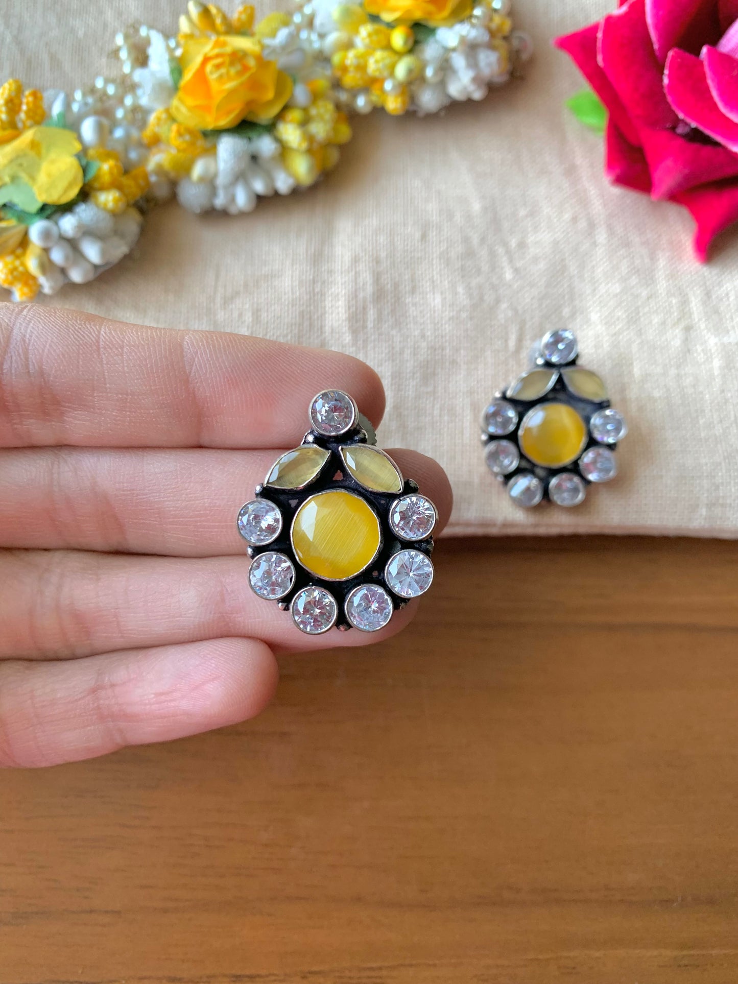 Flower studs