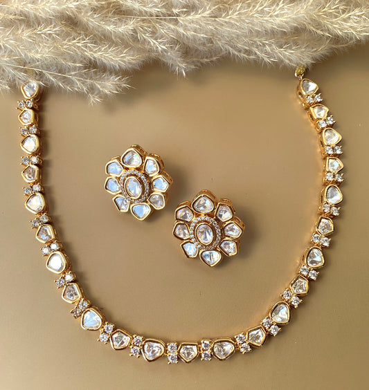 Sleek moissanite set