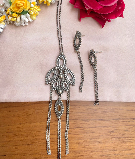 Pendant set
