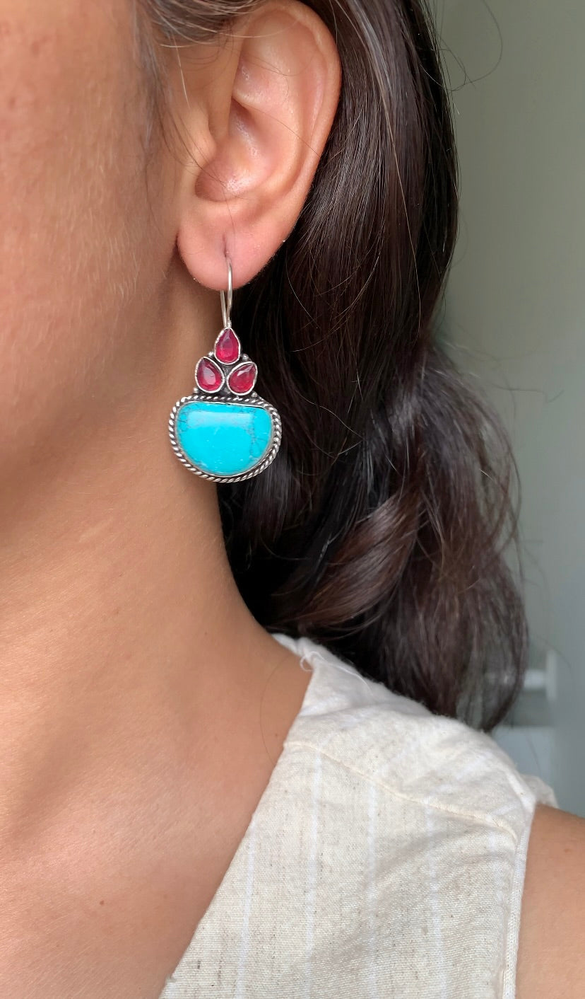Aashi hook earrings
